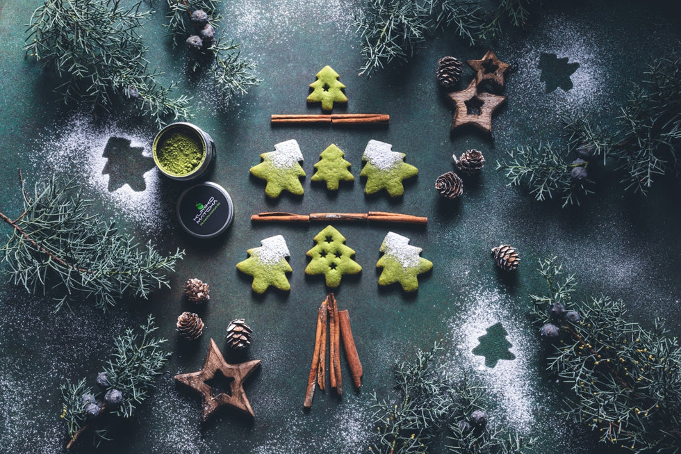 Sablés en sapins de Noël au matcha premium bio